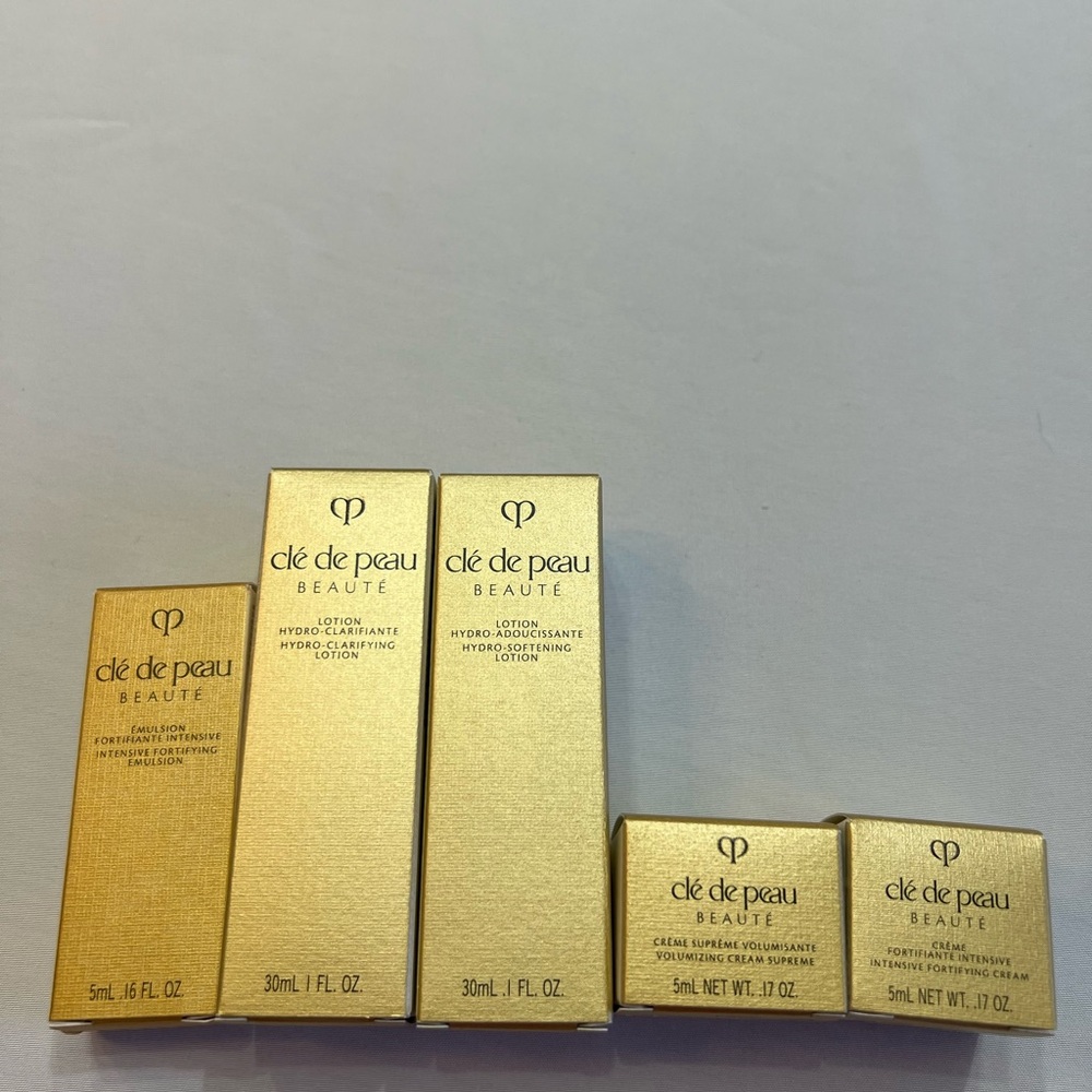 Clé de Peau Beauté Skincare Set - Gold Packaging